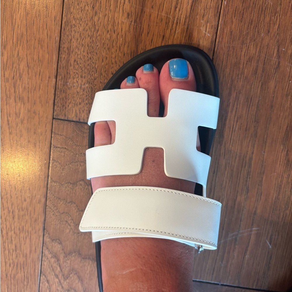 Authentic Hermes White Leather Chypre Sandals - Picture 2 of 9